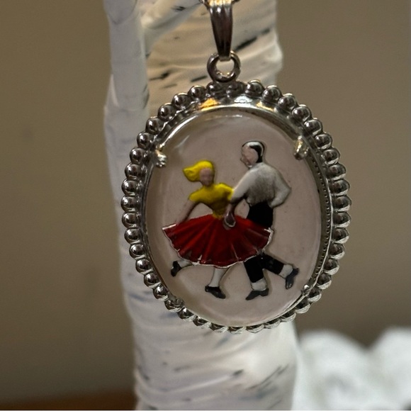Vintage Dancing Couple Pendant Necklace - Picture 6 of 9